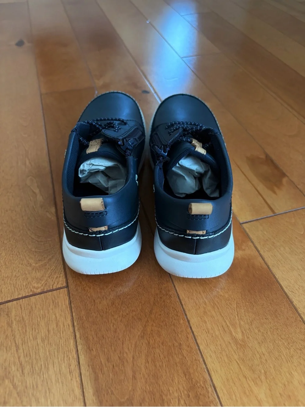 NIB Clarks Cloud Blaze Boys Navy Blue Leather Sneakers Shoes Size 2
